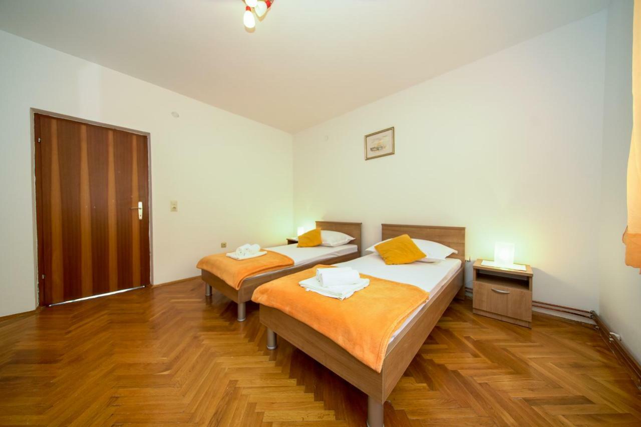 Apartments L&L Dugi Rat Habitación foto